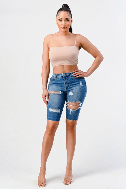 DISTRESSED CUT-OFF HIGH RISE BERMUDA  SHORT