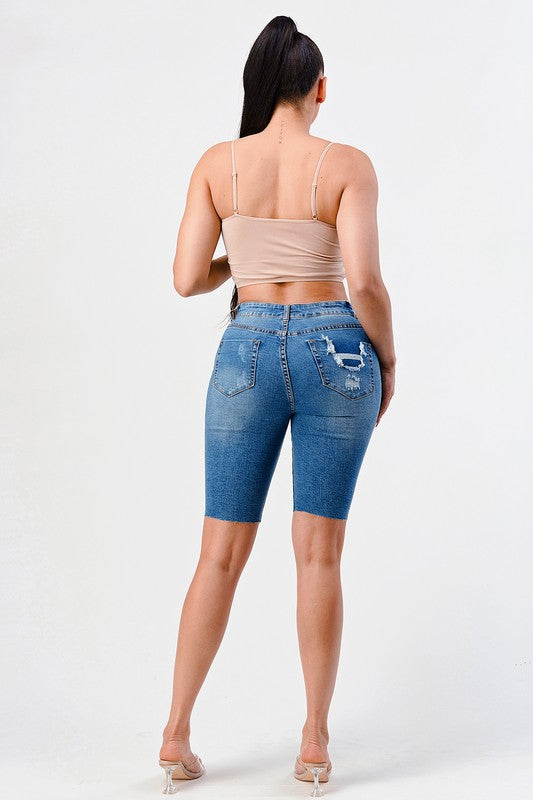 DISTRESSED CUT-OFF HIGH RISE BERMUDA  SHORT