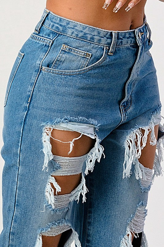 MID RISE EXTRA DISTRESSED BOYFRIEND JEAN